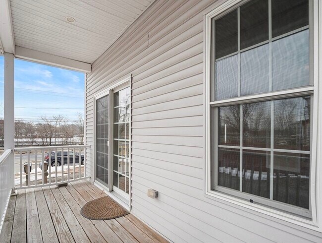 Building Photo - 63 Varnum Ave