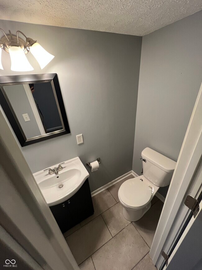 Building Photo - 9445 Timber View Dr