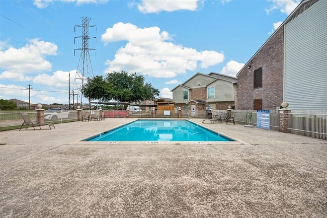 Building Photo - 7600 Emmett F Lowry Expy