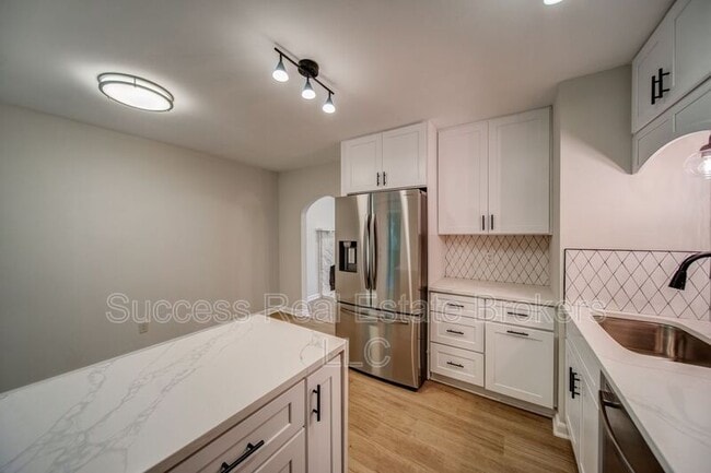 Building Photo - 4734 N Springs Rd NW