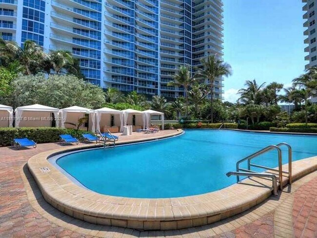 Building Photo - 3001 S Ocean Dr