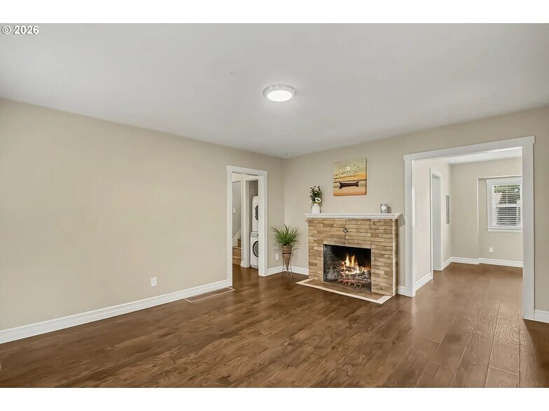 Building Photo - 3801 NE 82nd Ave