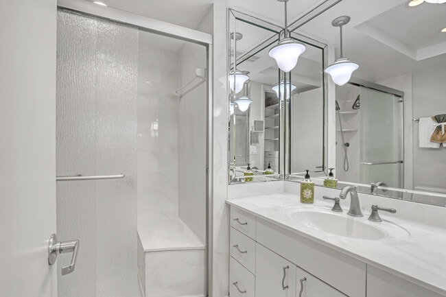 Building Photo - 125 S Ocean Ave