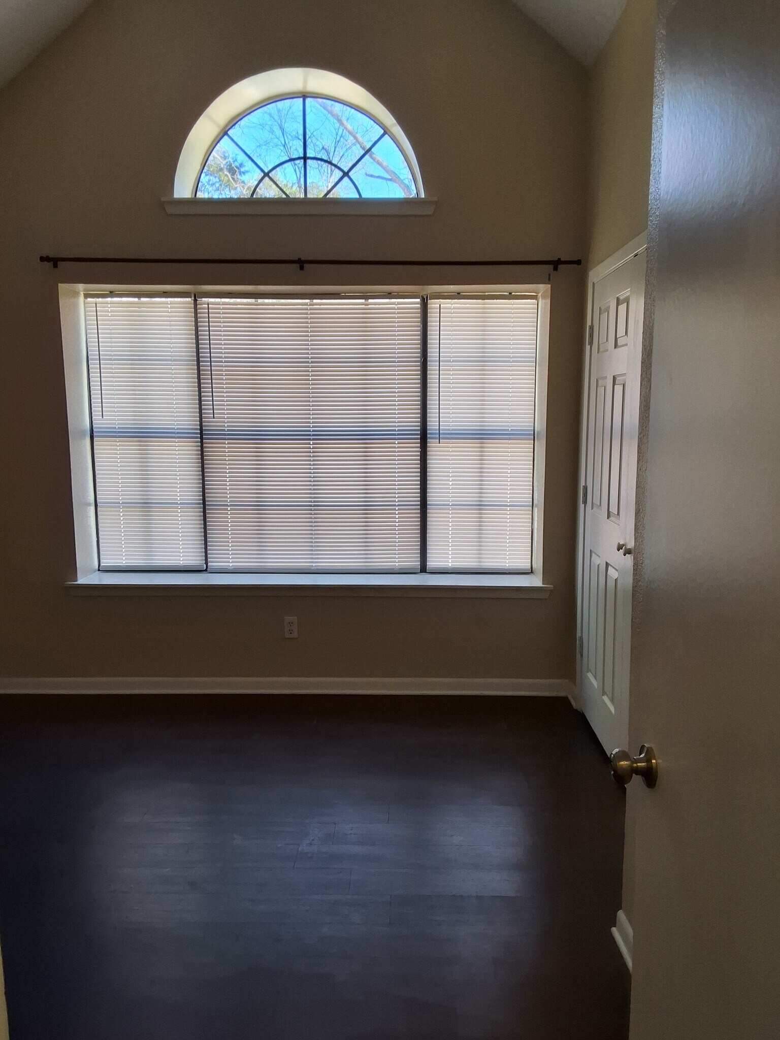 2nd bedroom - 5748 Mill Creek Dr