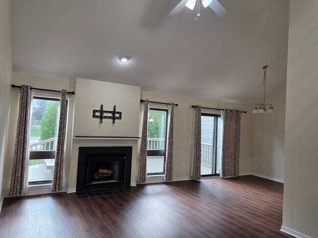 Building Photo - 649 Glasgow Ct