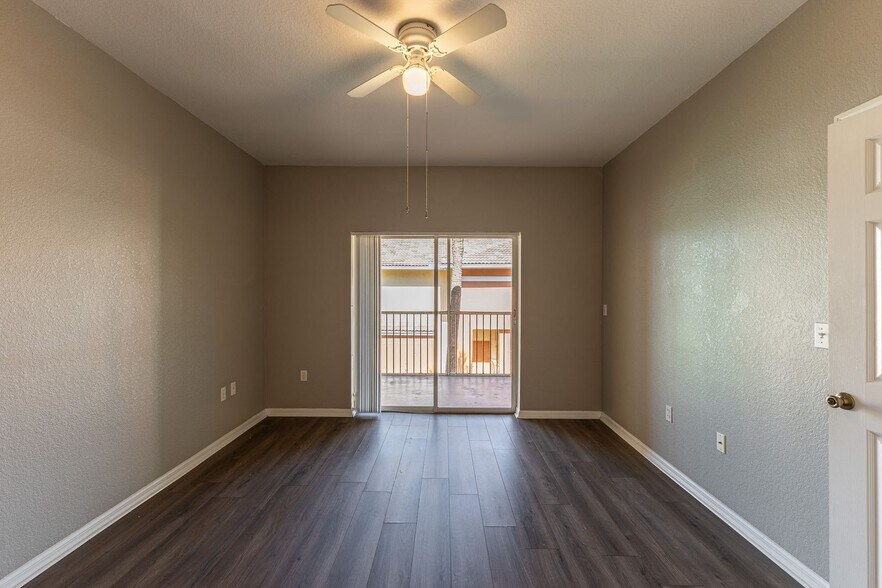 Building Photo - 6330 Aragon Way