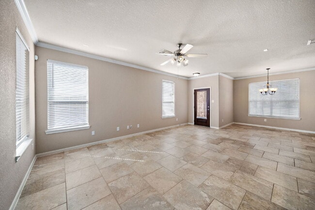 Building Photo - Exceptionally well-maintained Sterling Ridge Townhome boasts an array of desirable features!