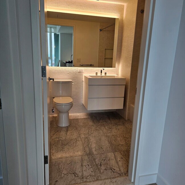 Building Photo - 1626 Broadway-SI ID1461706P