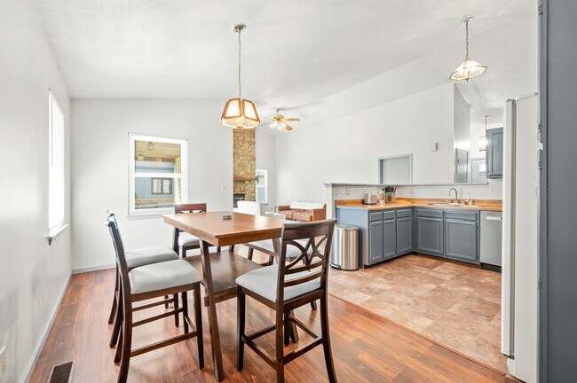 Building Photo - 8209 Parsley Ln