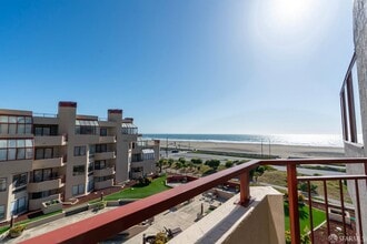 Building Photo - 855 La Playa St
