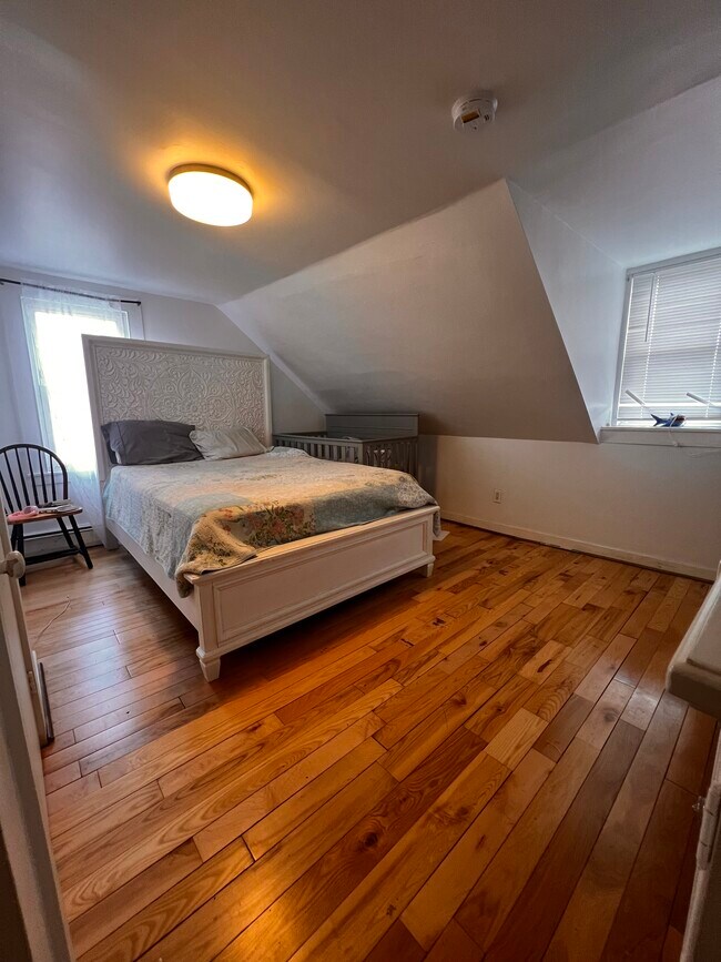 Building Photo - 68 Birch St