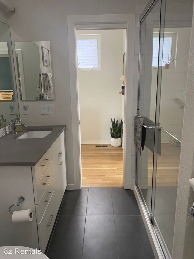 Building Photo - 3 br, 2 bath House - 643 Amelia Ln