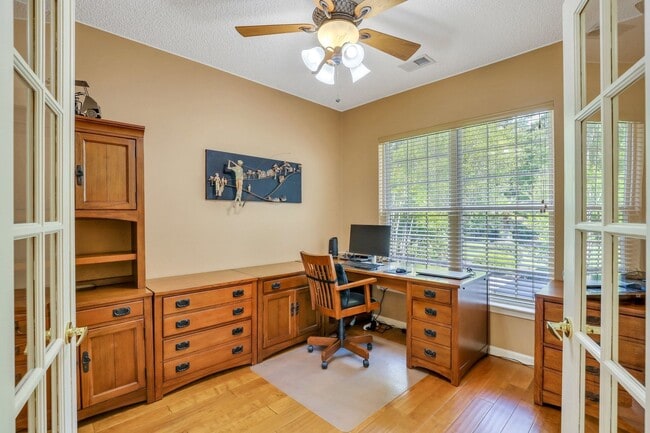 Building Photo - Stunning 2 bedroom, 2 bath in Bluffton