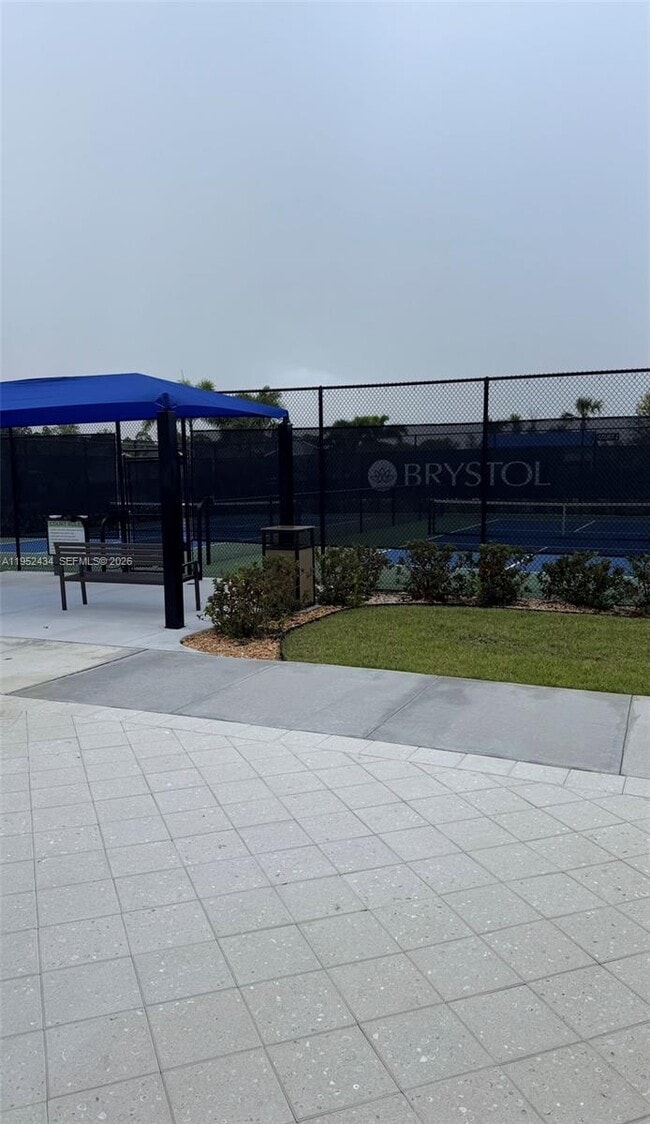 Building Photo - 6712 Cloverdale Ave