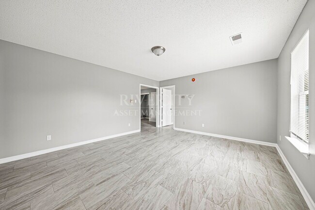 Building Photo - 2516 Wellons Ave