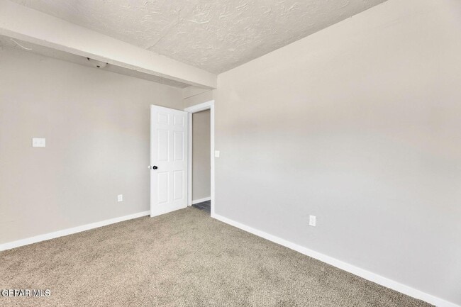 Building Photo - 8827 Mt Elbert Dr