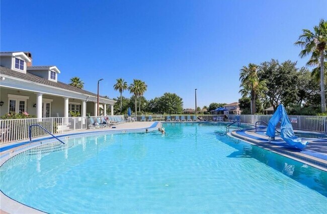 Building Photo - Charming 2BR Duplex in North Port