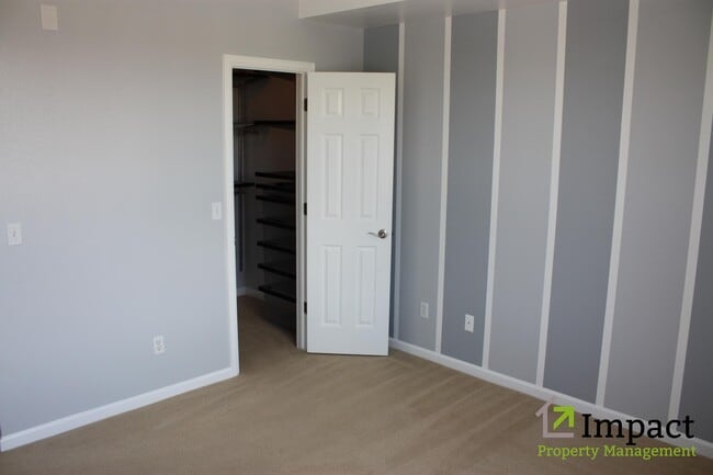 Building Photo - 12818 Ironstone Way