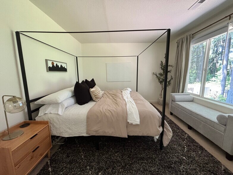 master bedroom - 5671 NE Canard Dr