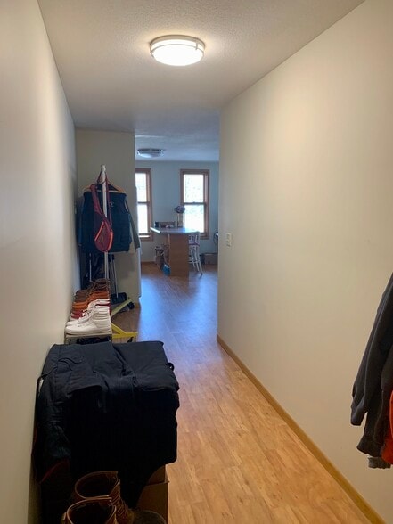 Building Photo - 2050 St Clair Ave