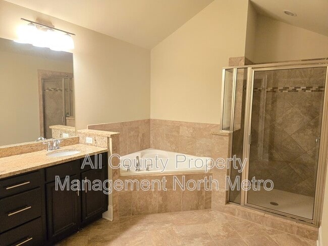 Building Photo - 10600 Arlington Point