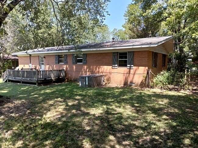 Building Photo - LEASED- 3/1 Home for lease @205 Trailwood,...