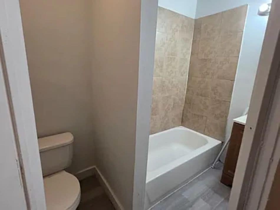 Building Photo - 171 Frank St