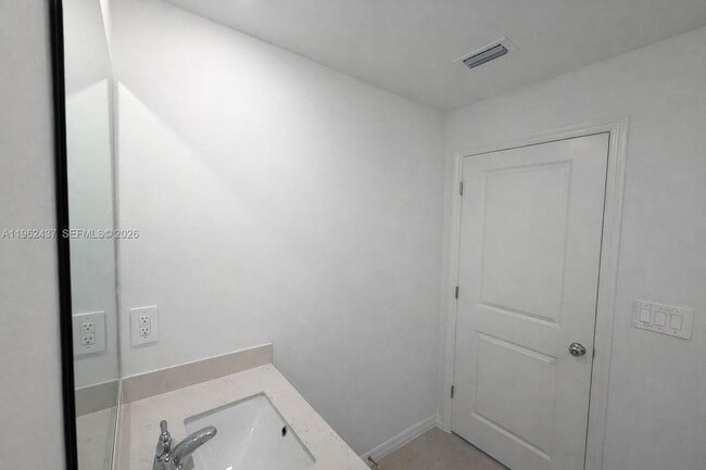 Building Photo - 17240 Cantu Ct