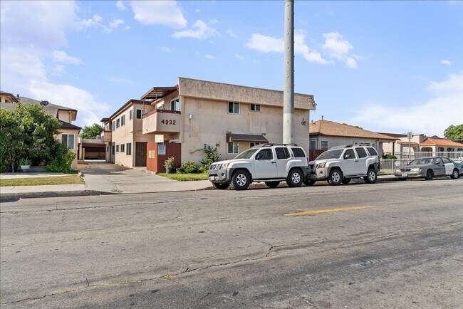 Building Photo - 4932 Lennox Blvd