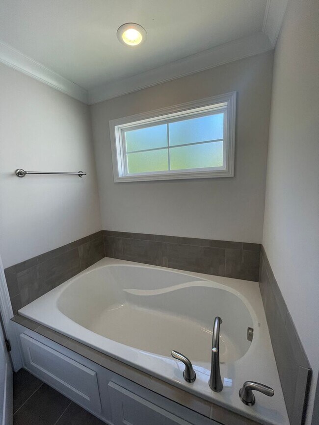 Building Photo - Rental in Ooltewah - 3 Bedrooms + Finished Basement