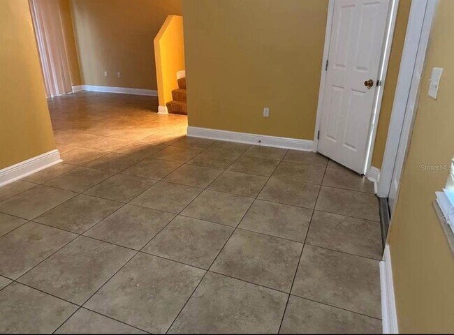 Building Photo - 1042 La Mirada Ct