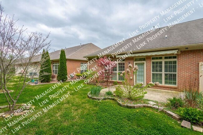 Building Photo - Beautiful large 1800 sf 3/2 for $2000 Townhome in Hixson with a garage and attic storage!