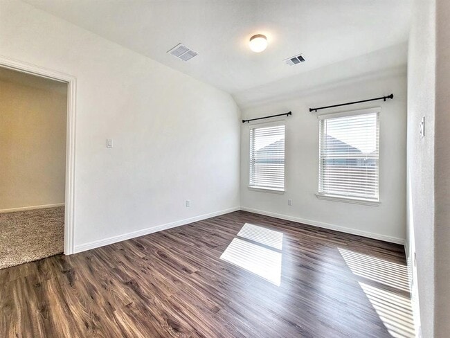 Building Photo - 610 Hereford Lp