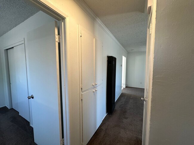 Building Photo - 1709 Evergreen Ave