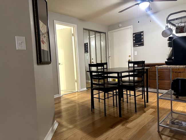 Building Photo - 2317 N Neva Ave