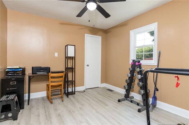 Building Photo - 3230 Periwinkle Dr