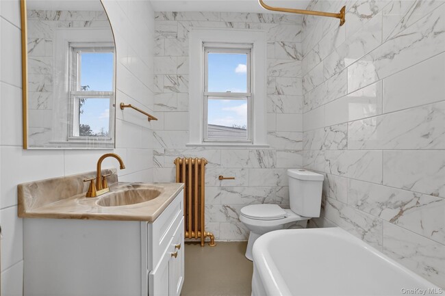 Building Photo - 47 Rossiter Ave