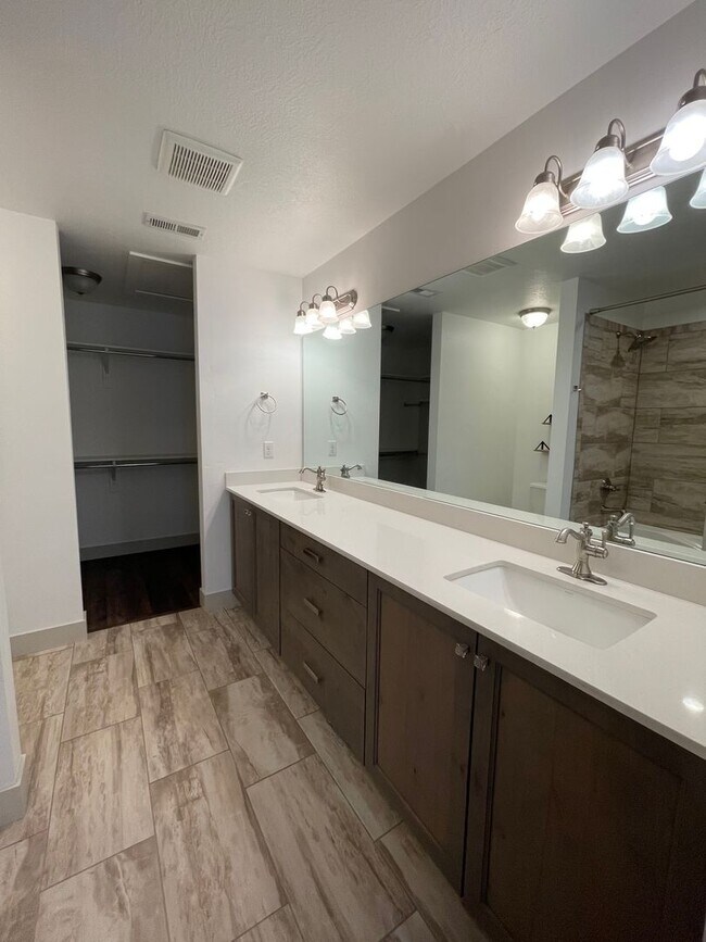 Building Photo - Beautiful 3 Bedroom In North Salt Lake