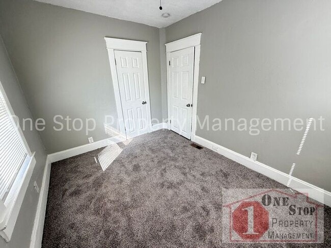 Building Photo - Spacious 3-bedroom, 2-bath house in Kansas City!