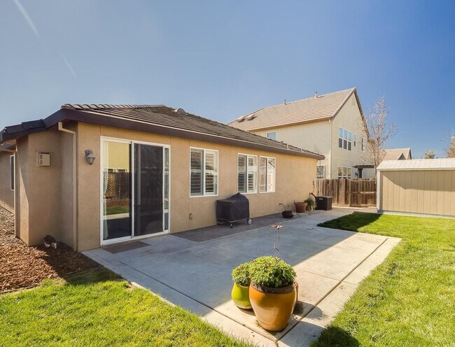 Building Photo - Beautiful single story/3 bed/2bath plus office Home for Rent in Woodland