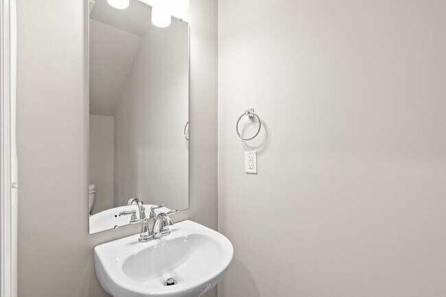 Building Photo - Modern Living in Stoneygreen | Open Concept + Loft + Private Backyard