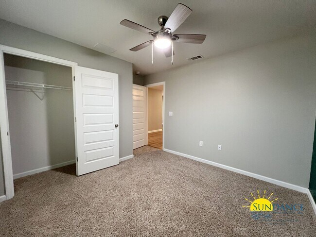 Building Photo - Gorgeous 4 Bedroom Home in Crestview!