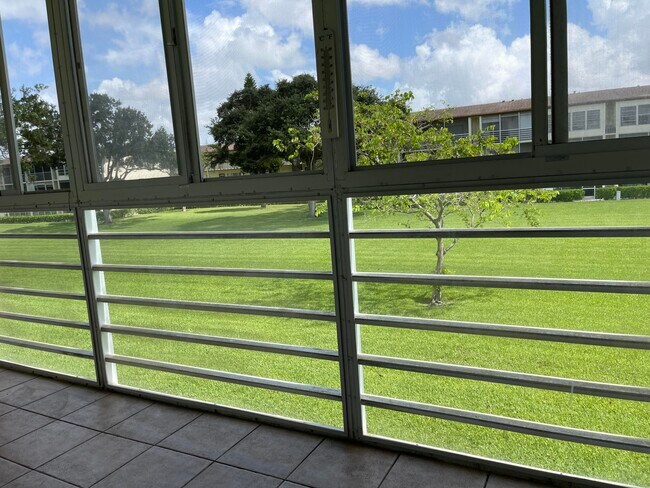 Building Photo - 27 Mansfield A