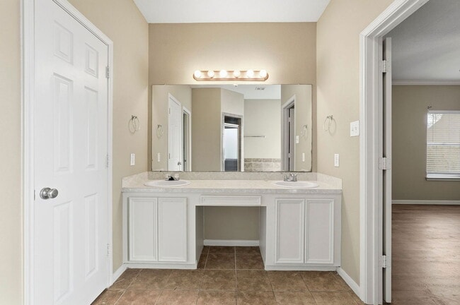 Building Photo - 4434 Mallow St