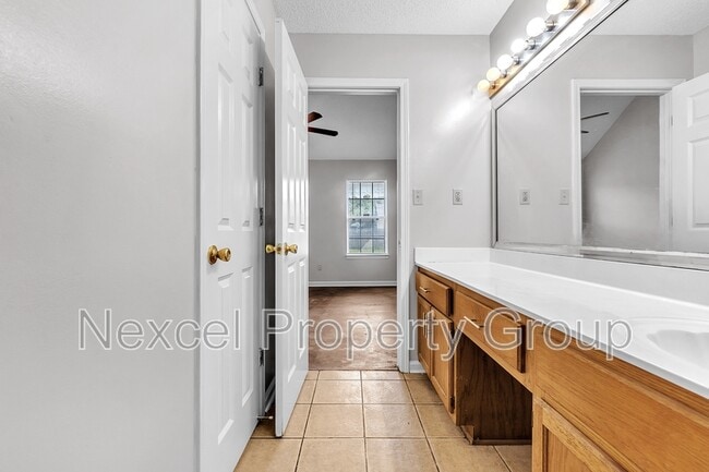 Building Photo - 2932 Churchwell Dr