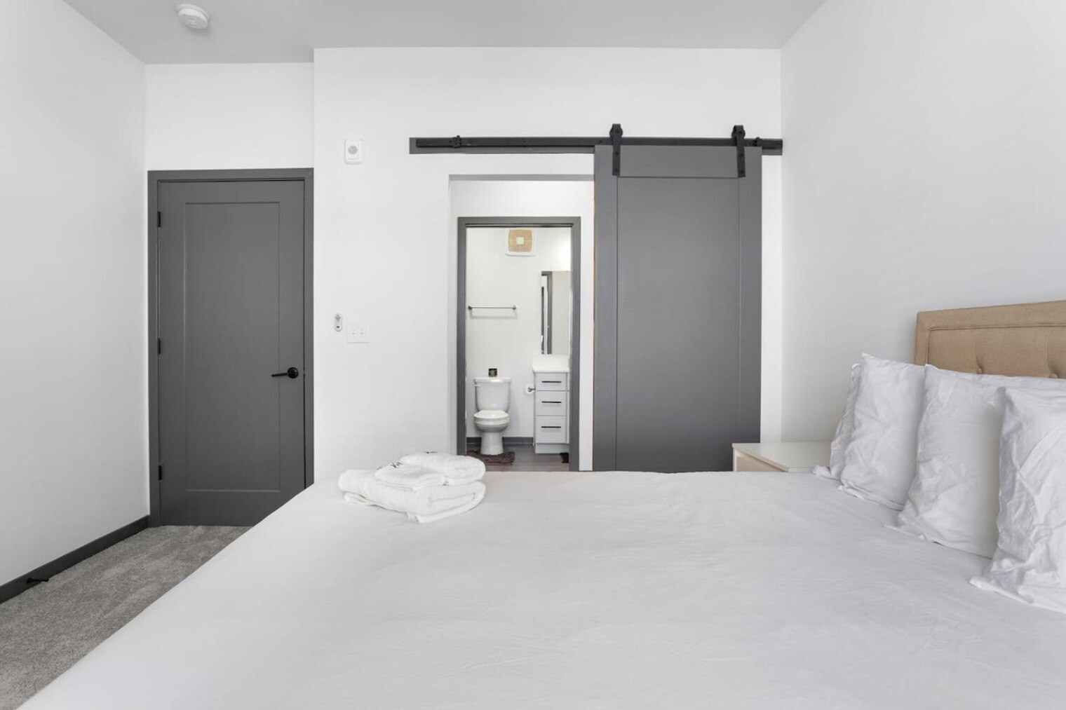 Building Photo - 6105 N Rural St