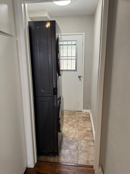LAUNDRY ROOM WITH ACCESS to SIDE YARD and BACK YARD - 6247 Oak Crest Way