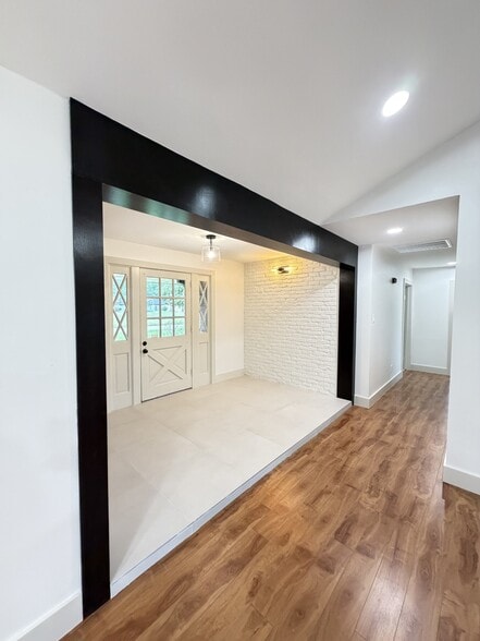Building Photo - 7007 Pine Grove Dr