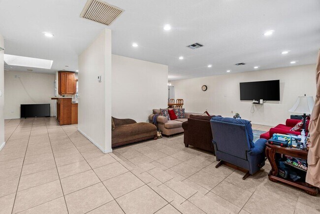 Building Photo - 5313 Colbright Rd