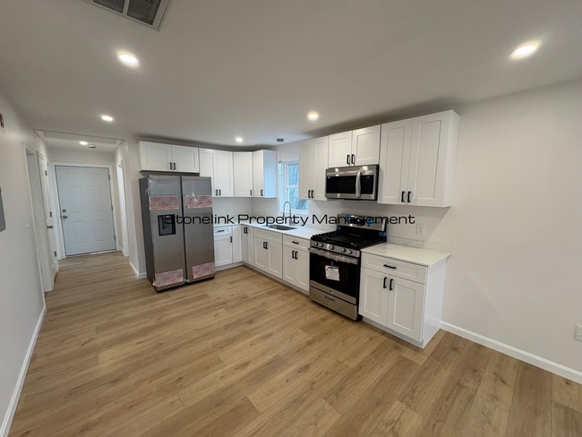 Building Photo - 1014 Douglas Ave